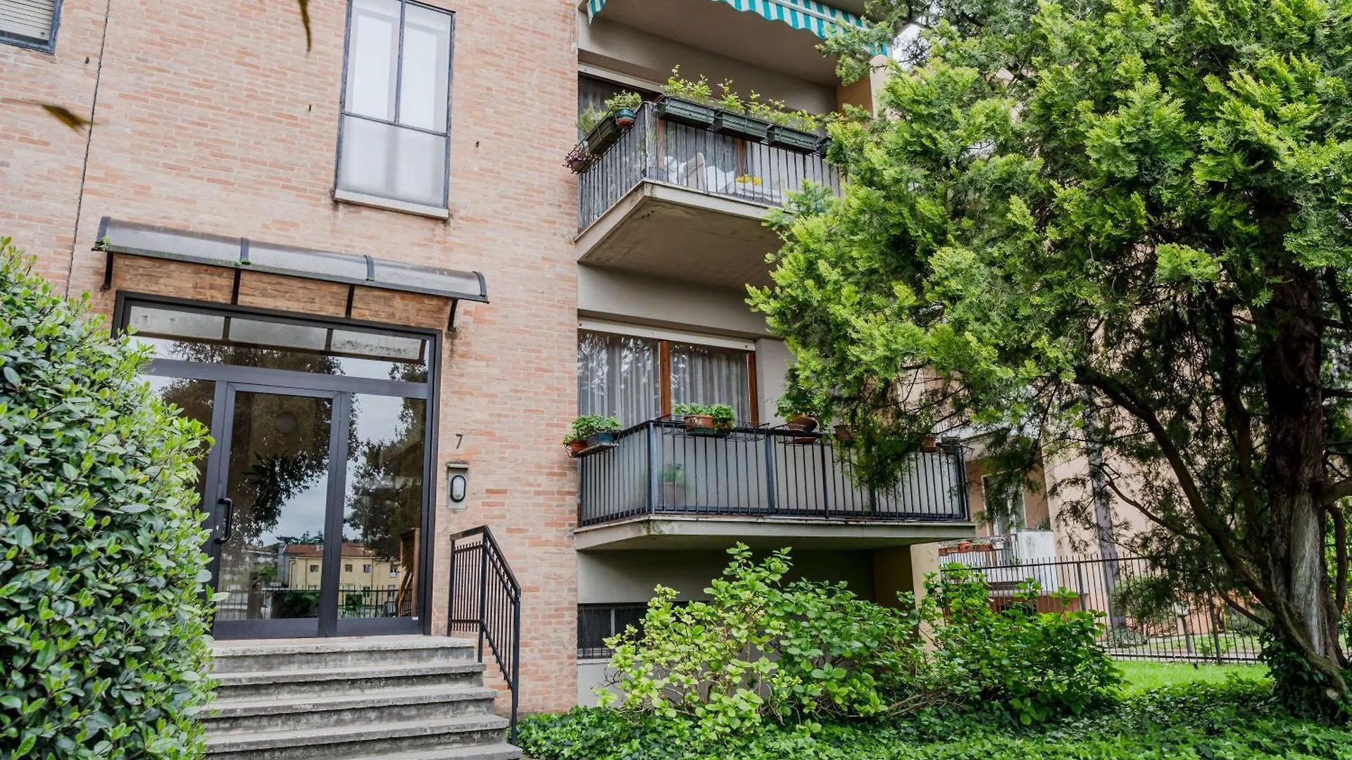 Lungo Adige Bright Apt Near Borgo Trento Hospital! Werona